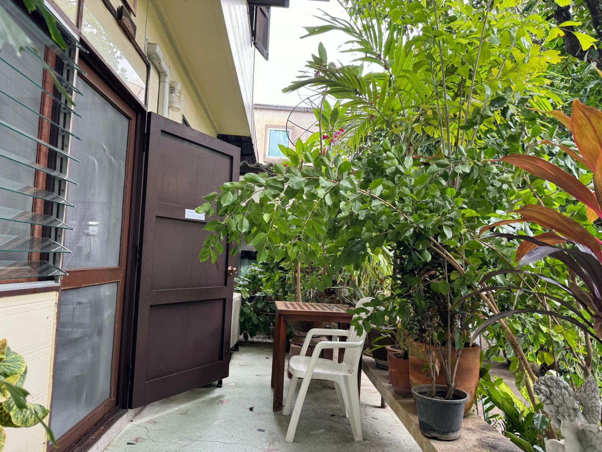 Many Trees Apartment Bangkok Bagian luar foto